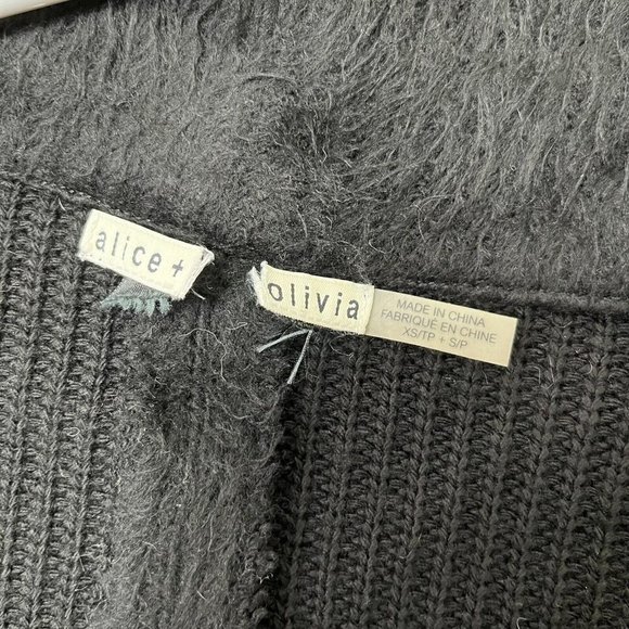 Welcome to my Closet. I’m sorry but this item is not available. - Picture 2 of 2